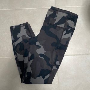 Athleta Contender 7/8 tights